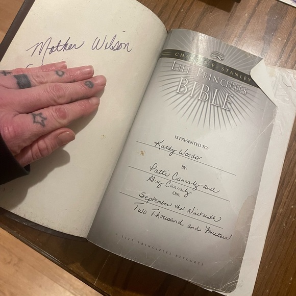 Holy Bible 2009 - Picture 3 of 7